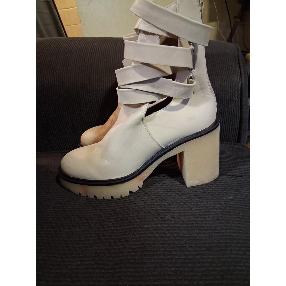 Free People Jesse Cutout Boots Size 40 USA Q0M MSRP: $198 Made In Spain
